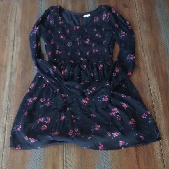 Hollister Floral Dress EUC Small - Picture 4 of 4
